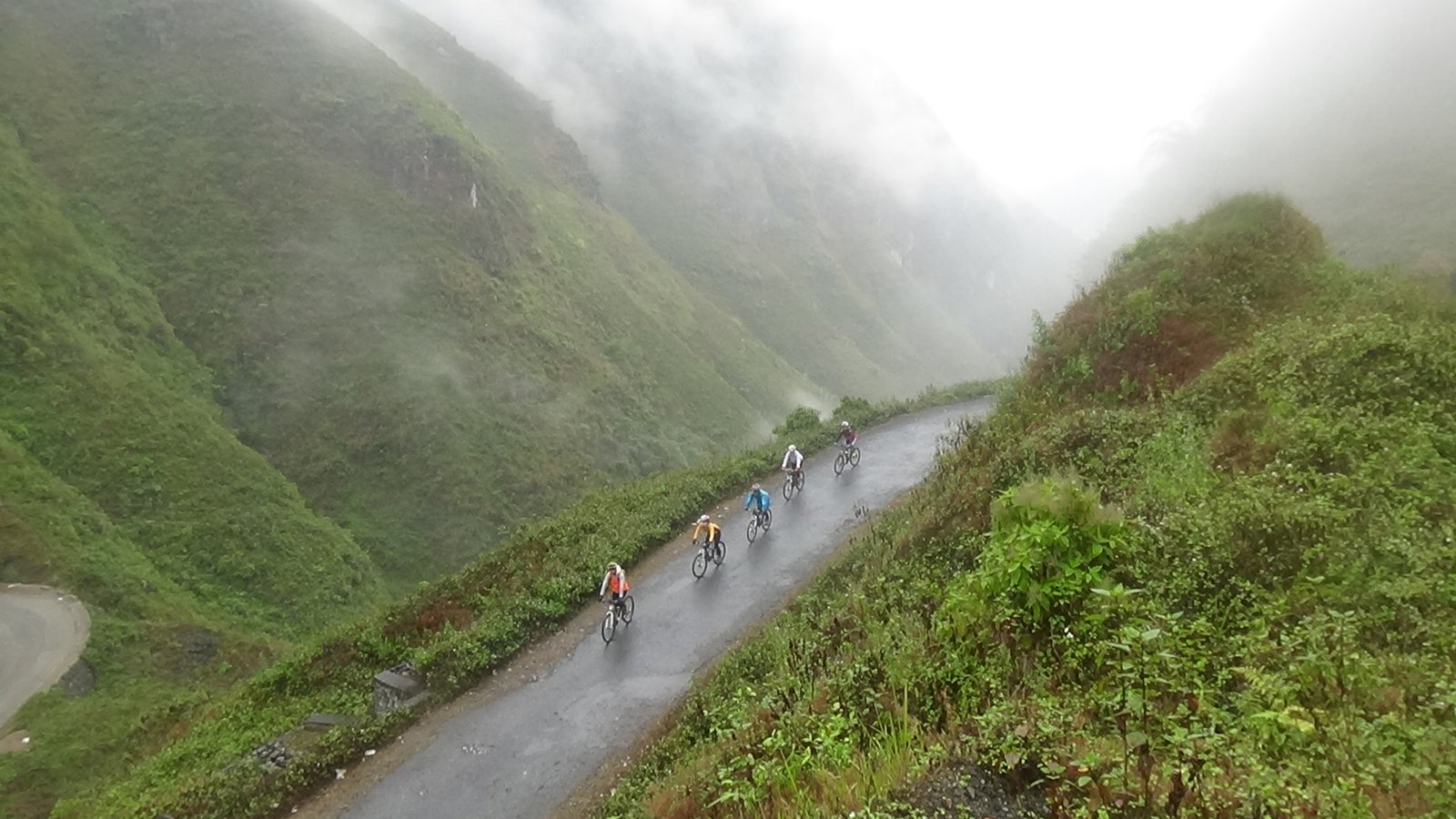 10-Day Ha Giang Loop & Hoang Su Phi Cycling Adventure